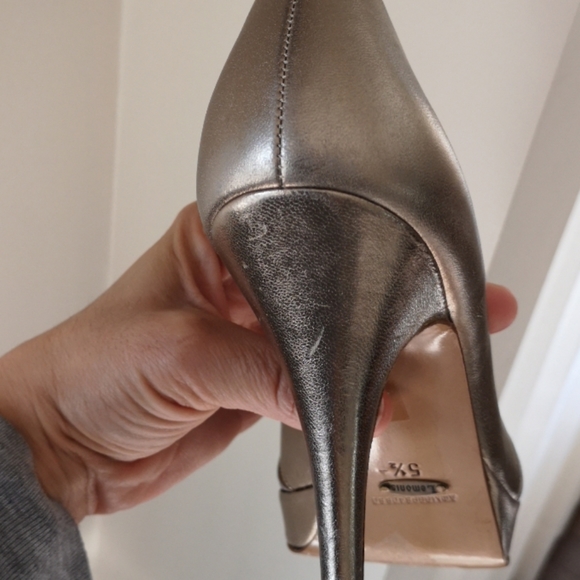 Leather gold and silver peep-toe pumps - Picture 10 of 16